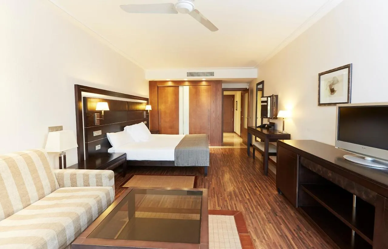 Insotel Fenicia Prestige Suites & Spa Santa Eularia des Riu 5*,