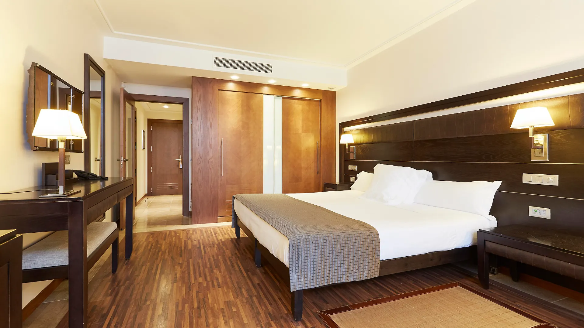 Hotel Insotel Fenicia Prestige Suites & Spa Santa Eularia des Riu