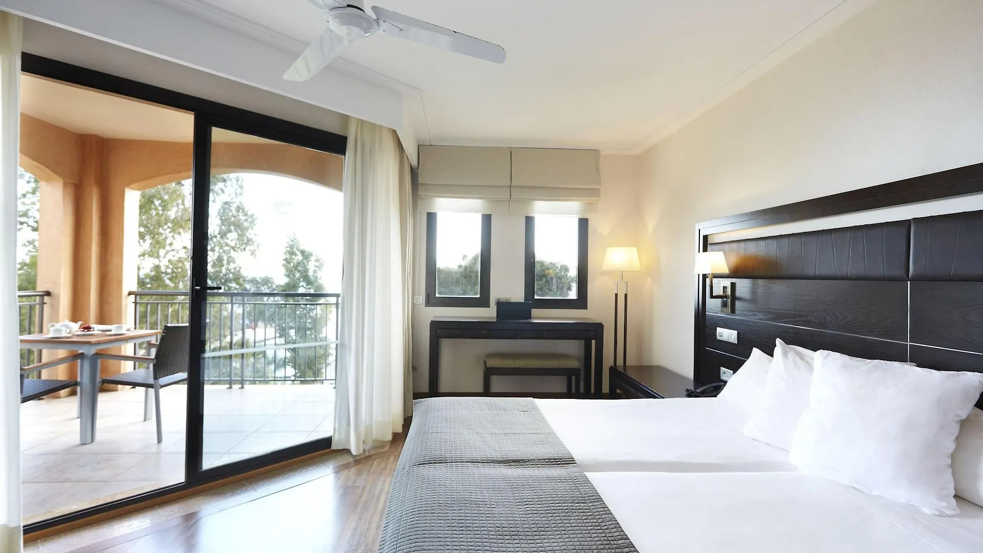 Insotel Fenicia Prestige Suites & Spa Santa Eularia des Riu