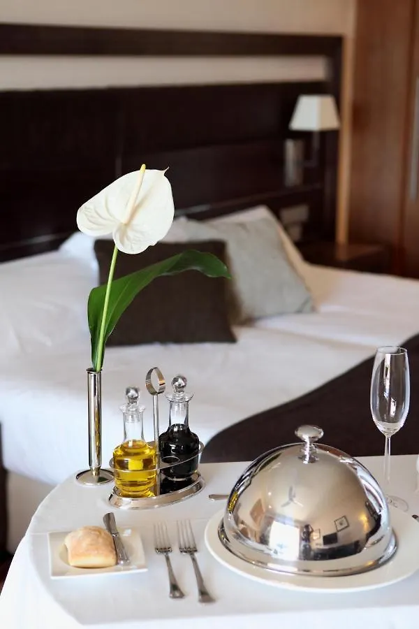 호텔 Insotel Fenicia Prestige Suites & Spa 산타 에우랄리아 데 리오