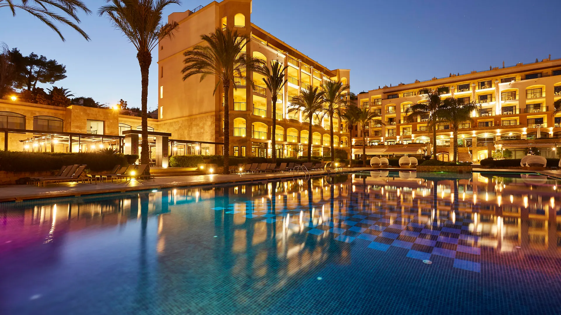 Insotel Fenicia Prestige Suites & Spa 산타 에우랄리아 데 리오 호텔