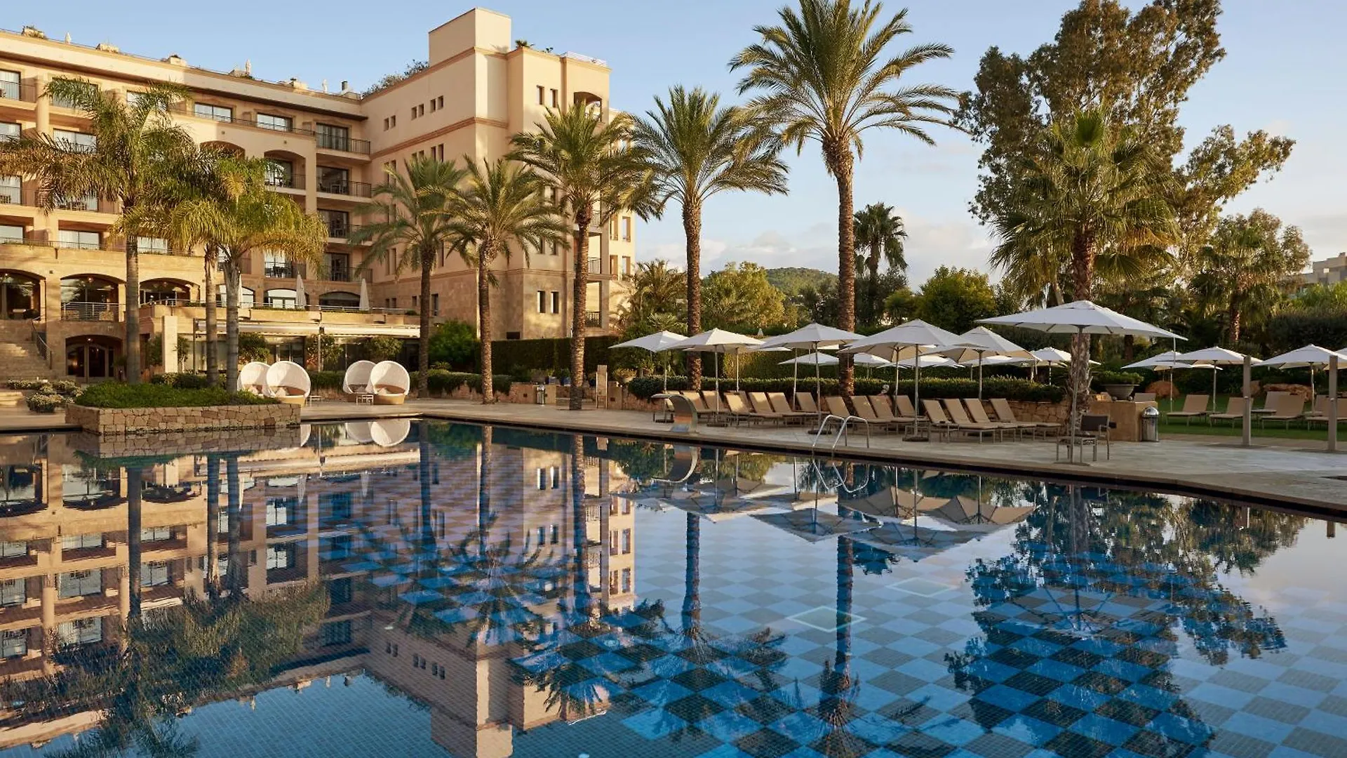 Insotel Fenicia Prestige Suites & Spa 산타 에우랄리아 데 리오 호텔