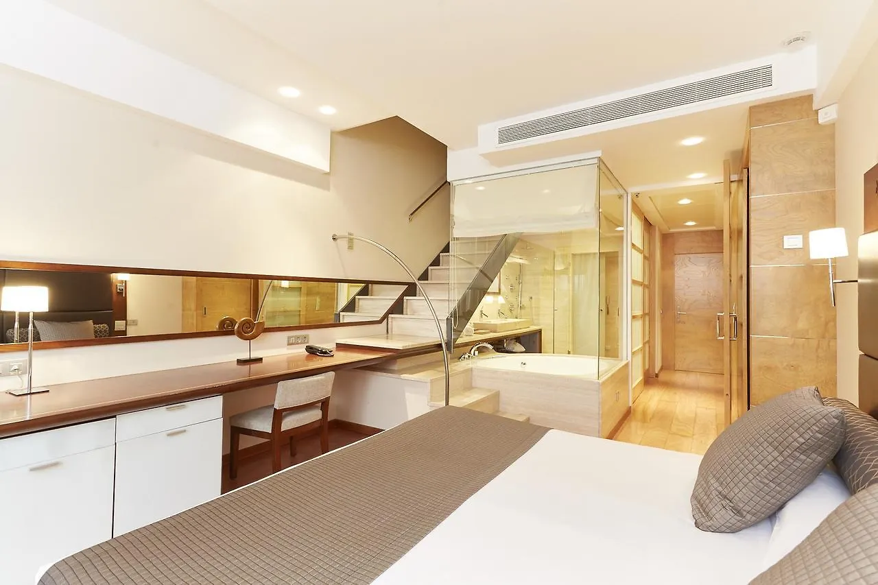 Insotel Fenicia Prestige Suites & Spa 산타 에우랄리아 데 리오 호텔
